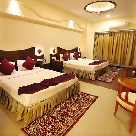 Jalsa Hotel & Banquets,אינדורה מראה חיצוני תמונה