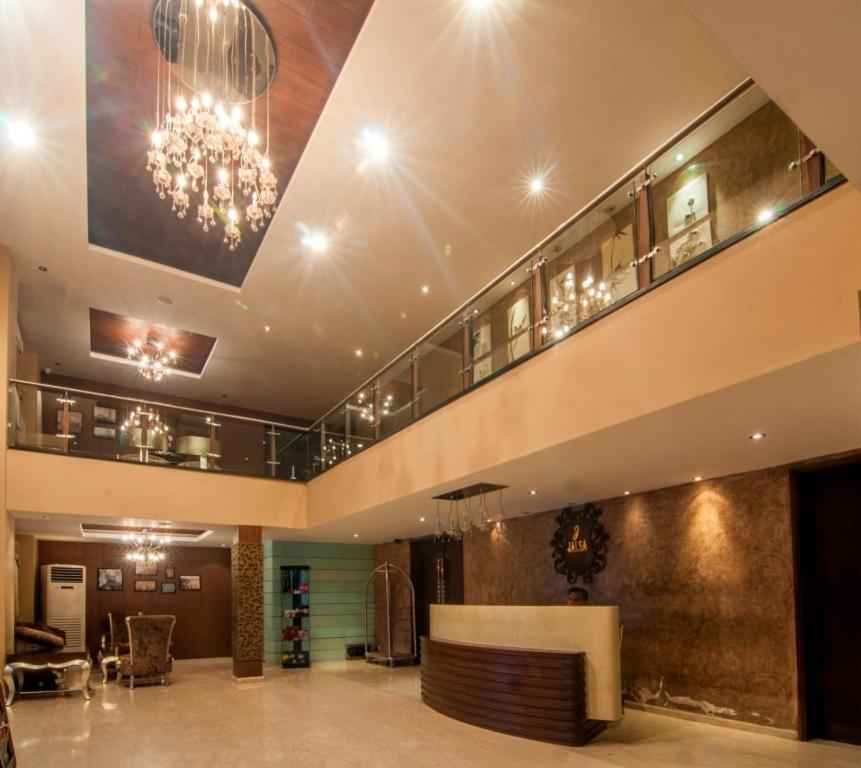 Jalsa Hotel & Banquets,אינדורה מראה חיצוני תמונה