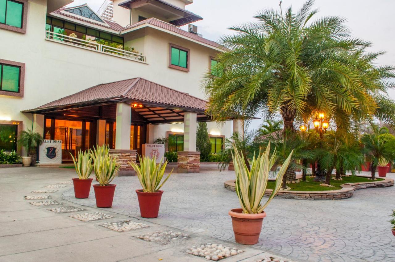 Jalsa Hotel & Banquets,אינדורה מראה חיצוני תמונה