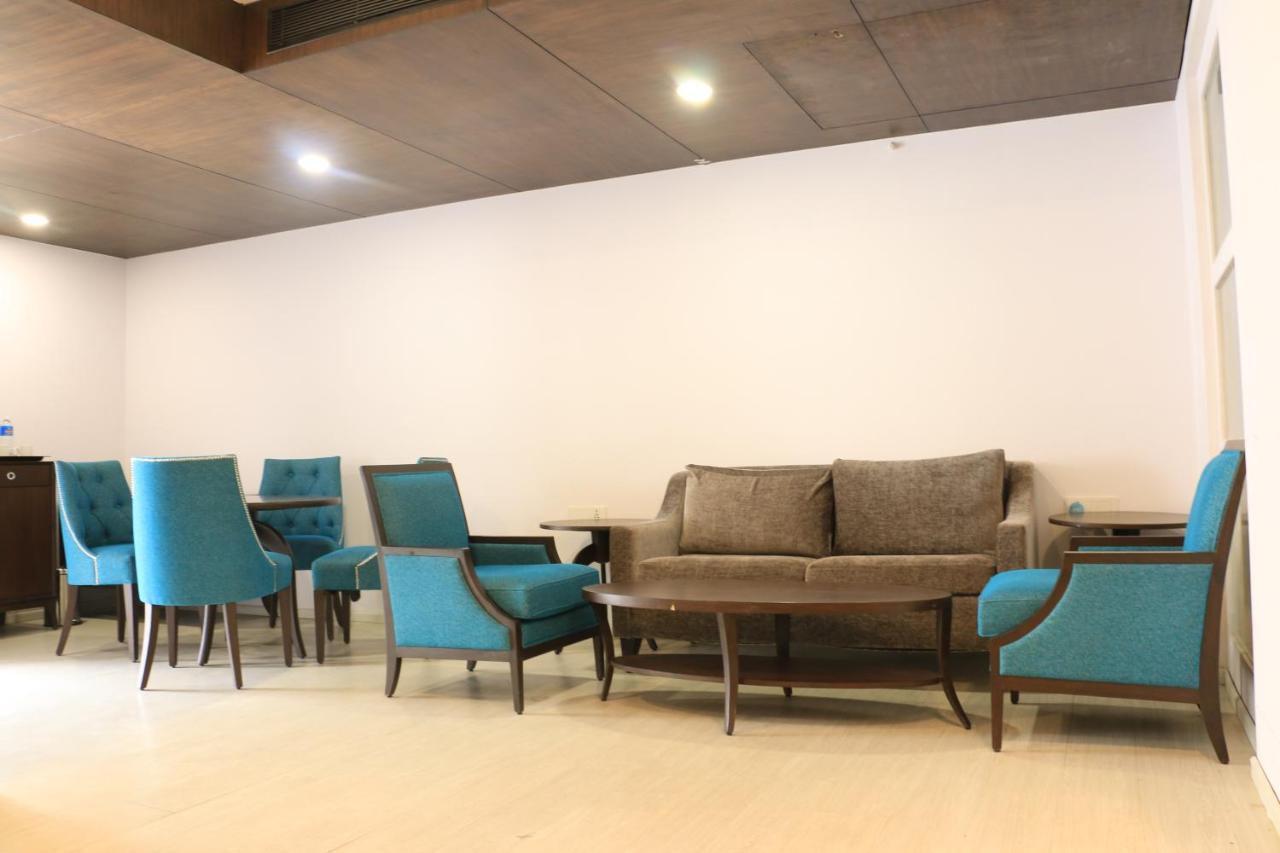Jalsa Hotel & Banquets,אינדורה מראה חיצוני תמונה