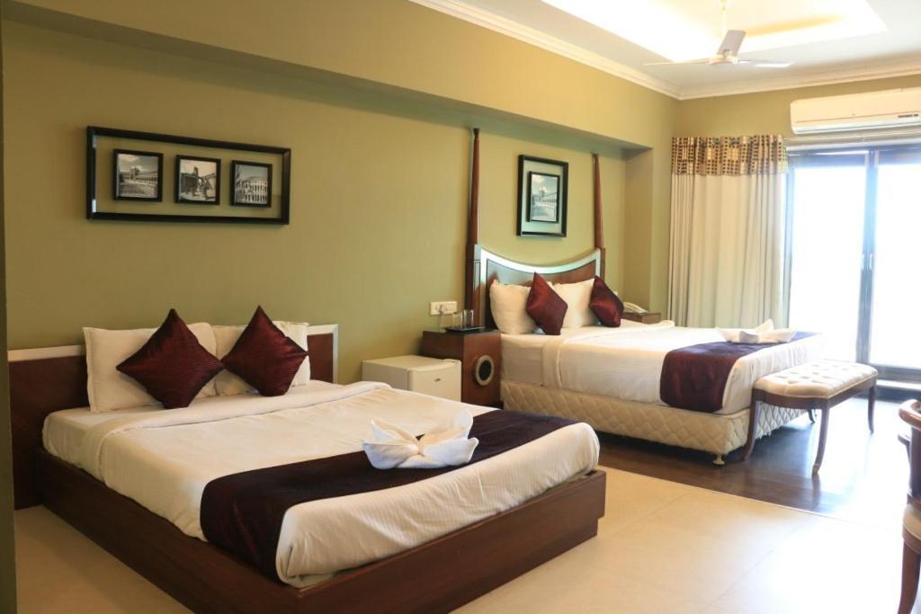 Jalsa Hotel & Banquets,אינדורה מראה חיצוני תמונה