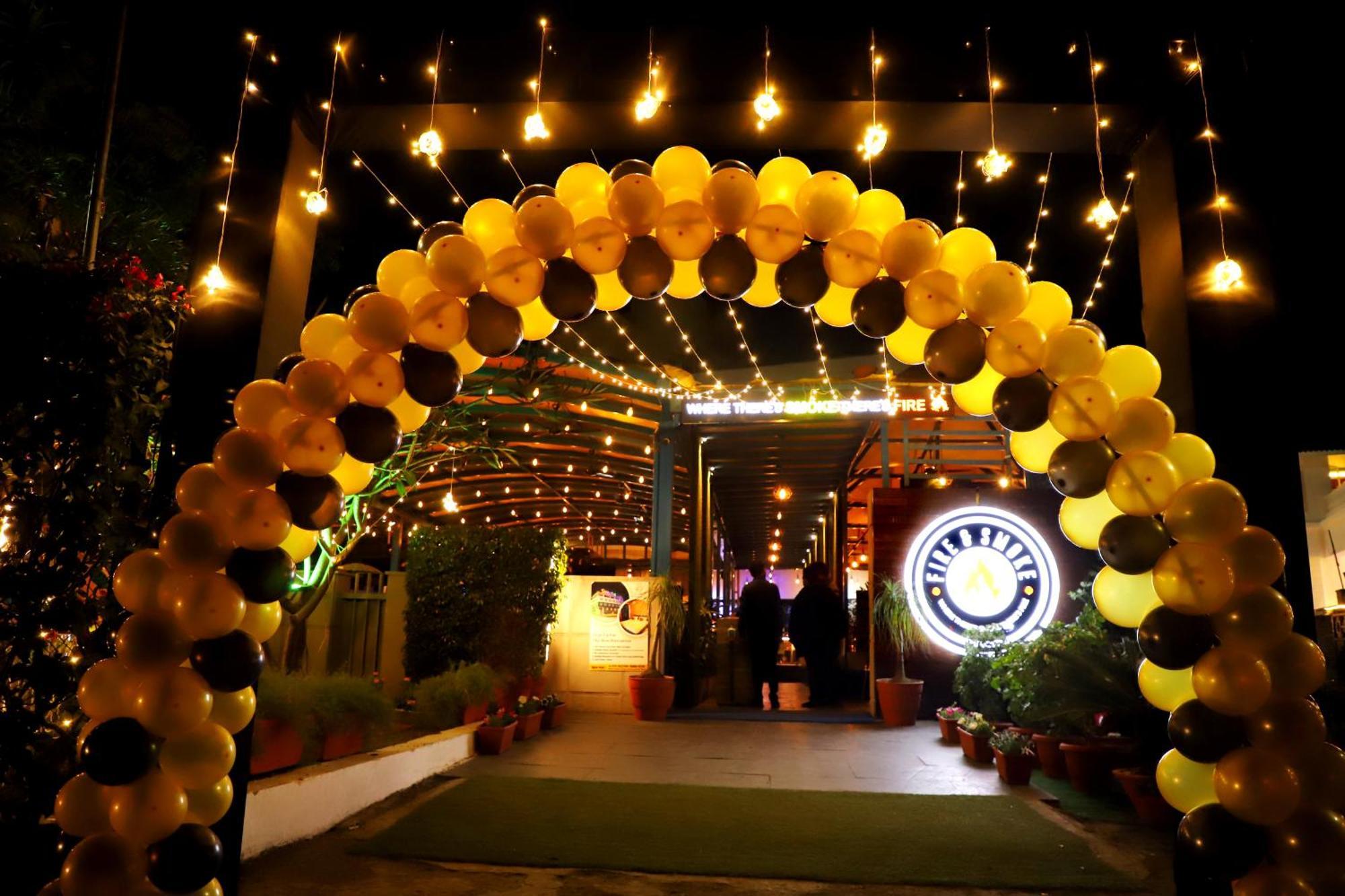 Jalsa Hotel & Banquets,אינדורה מראה חיצוני תמונה