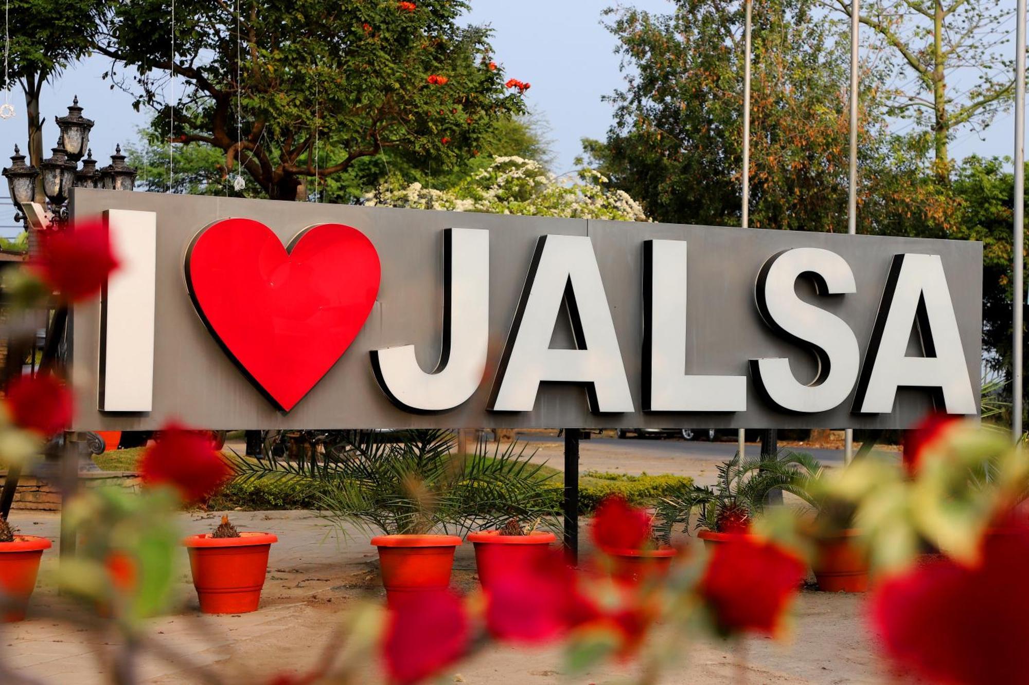 Jalsa Hotel & Banquets,אינדורה מראה חיצוני תמונה