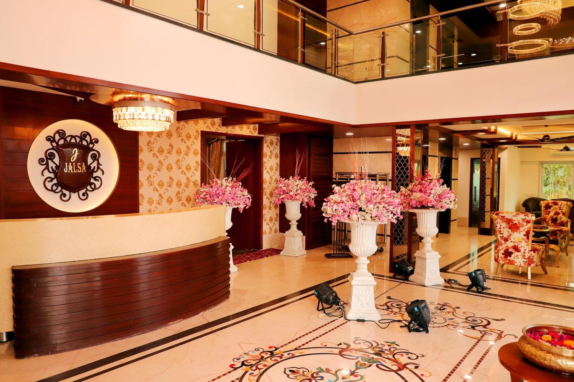 Jalsa Hotel & Banquets,אינדורה מראה חיצוני תמונה