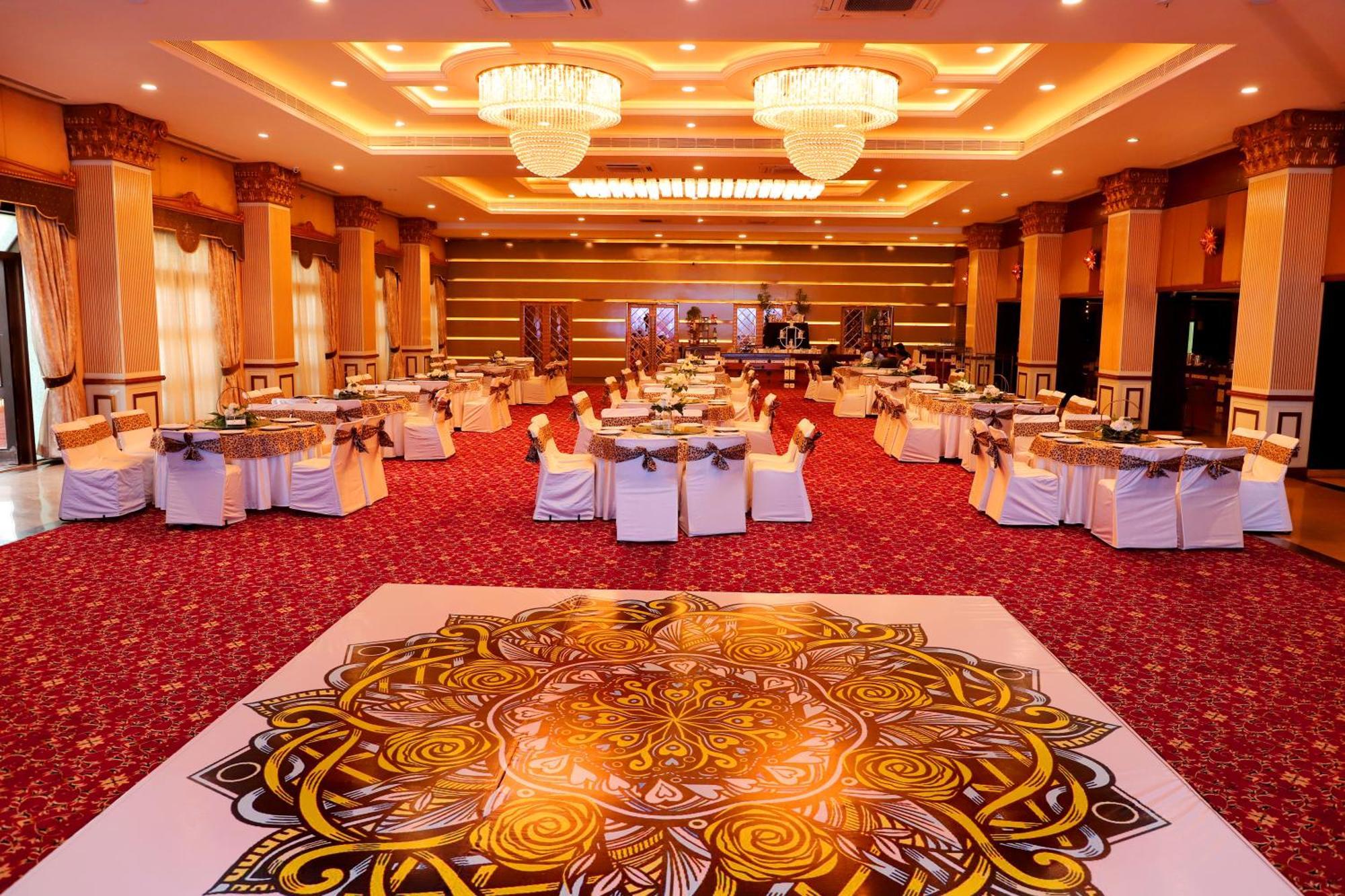 Jalsa Hotel & Banquets,אינדורה מראה חיצוני תמונה