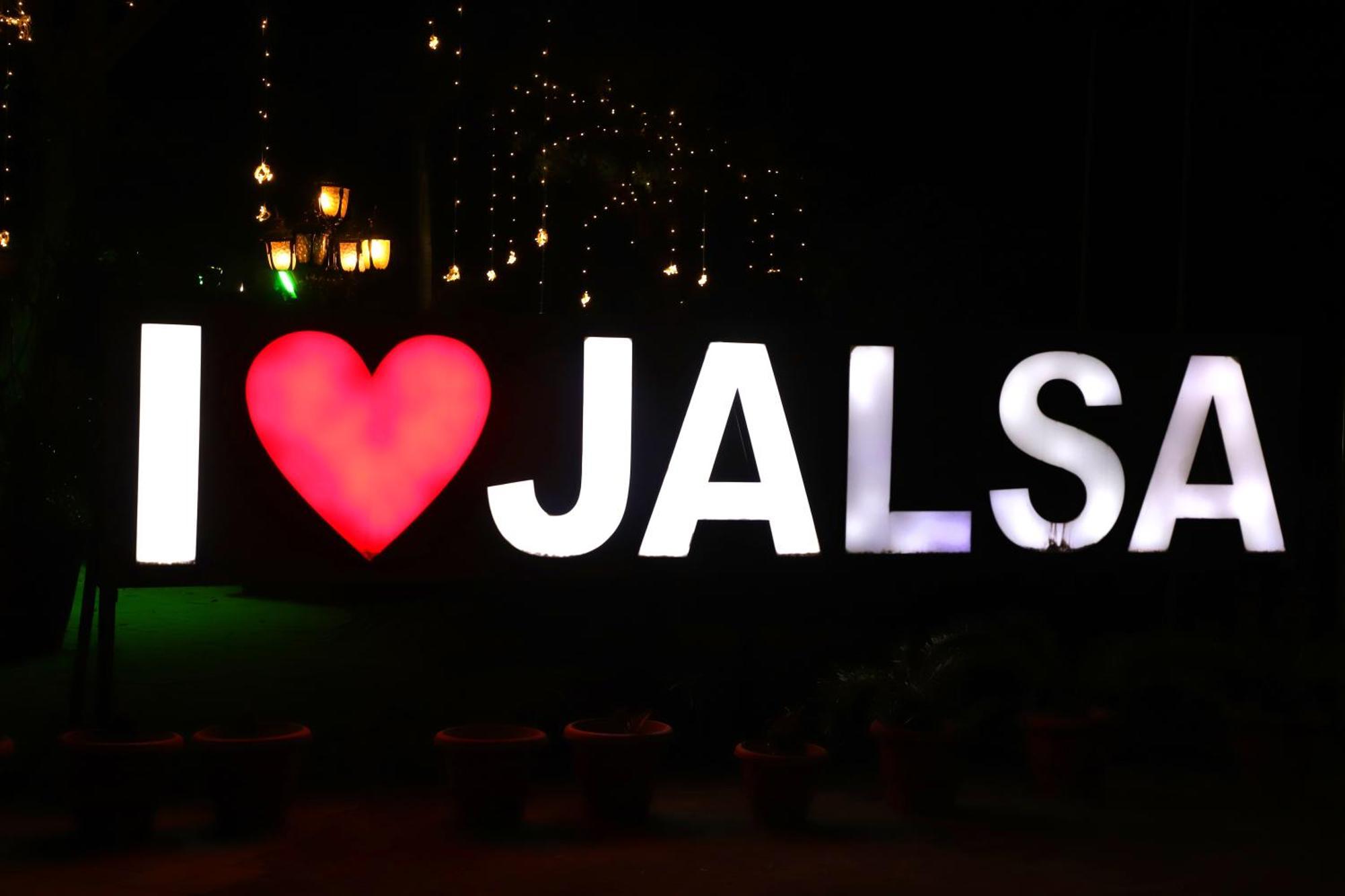 Jalsa Hotel & Banquets,אינדורה מראה חיצוני תמונה