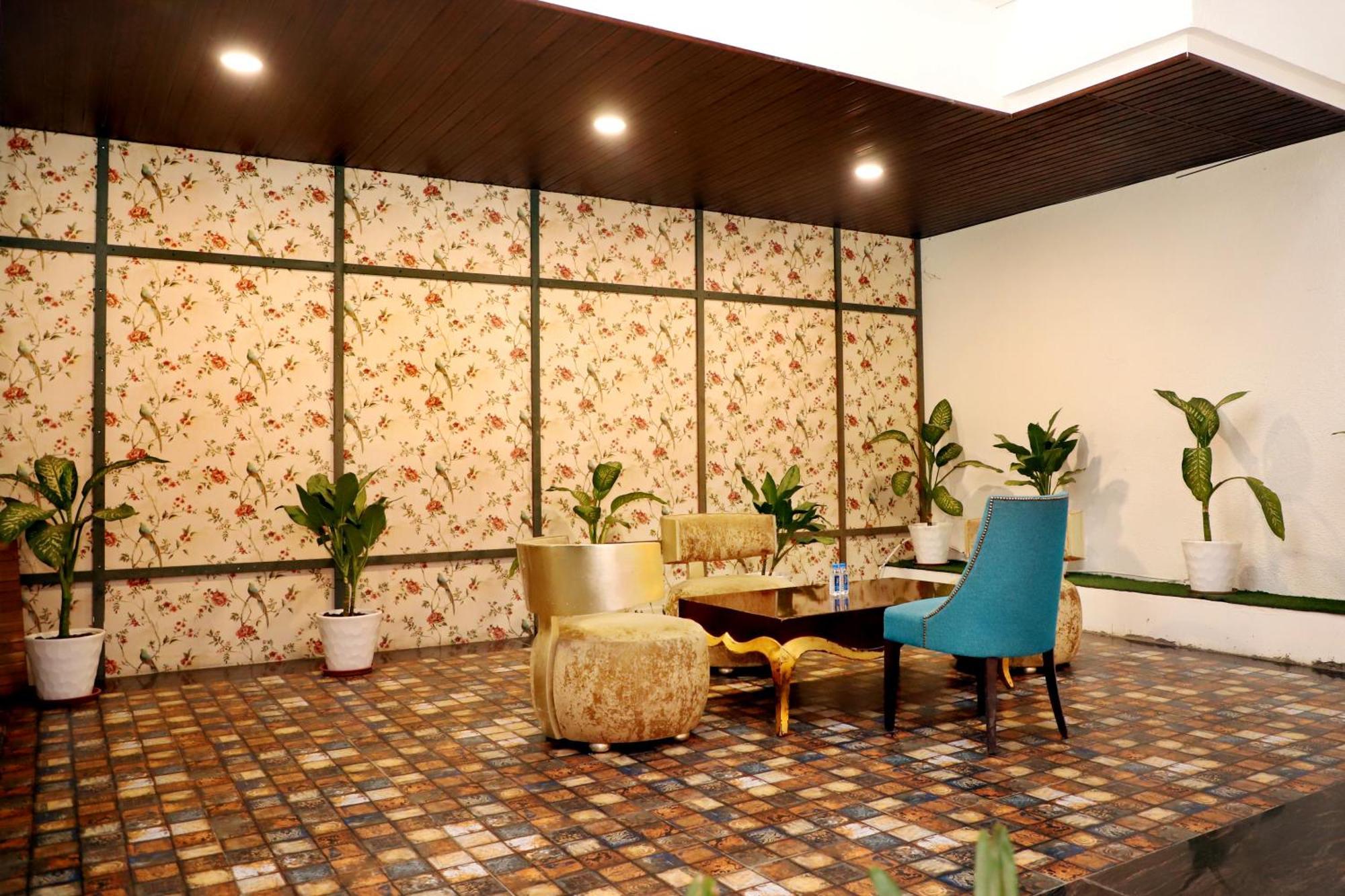 Jalsa Hotel & Banquets,אינדורה מראה חיצוני תמונה