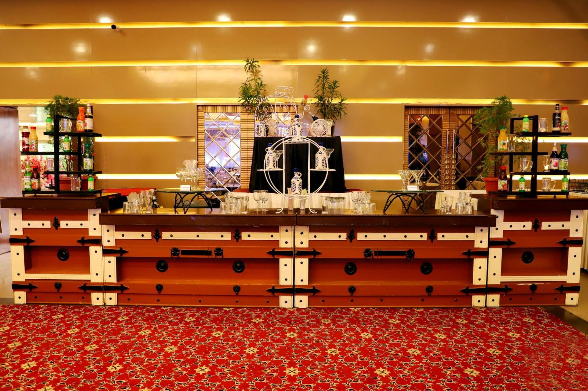 Jalsa Hotel & Banquets,אינדורה מראה חיצוני תמונה