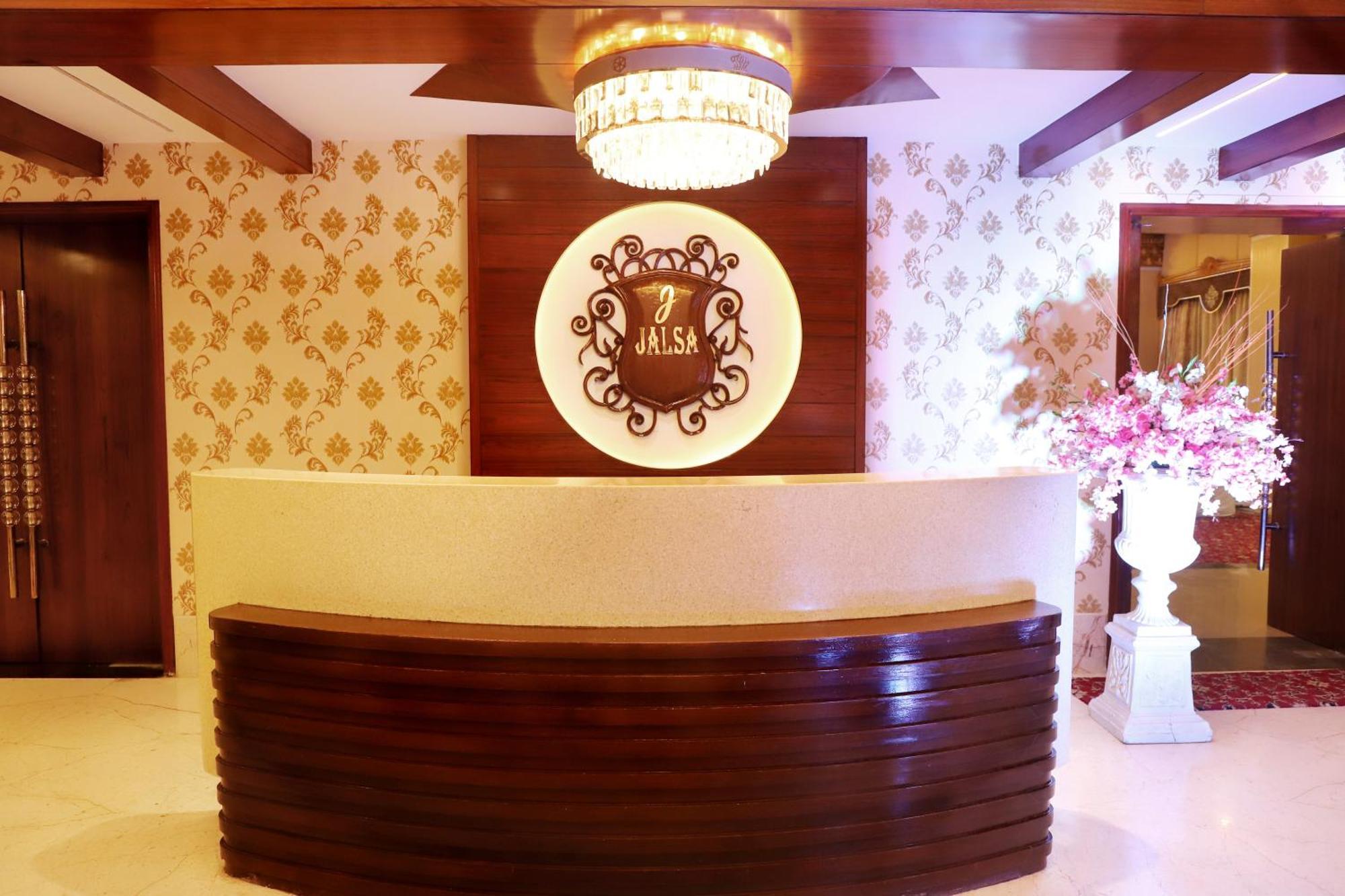 Jalsa Hotel & Banquets,אינדורה מראה חיצוני תמונה