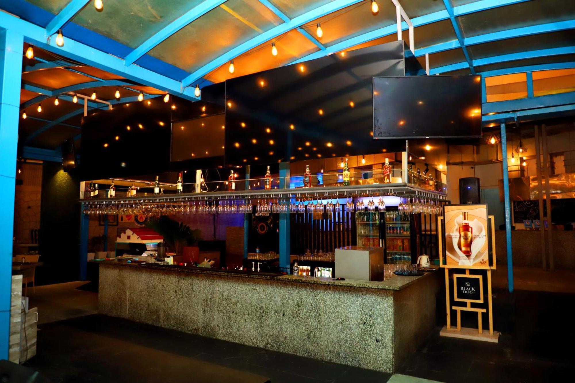 Jalsa Hotel & Banquets,אינדורה מראה חיצוני תמונה