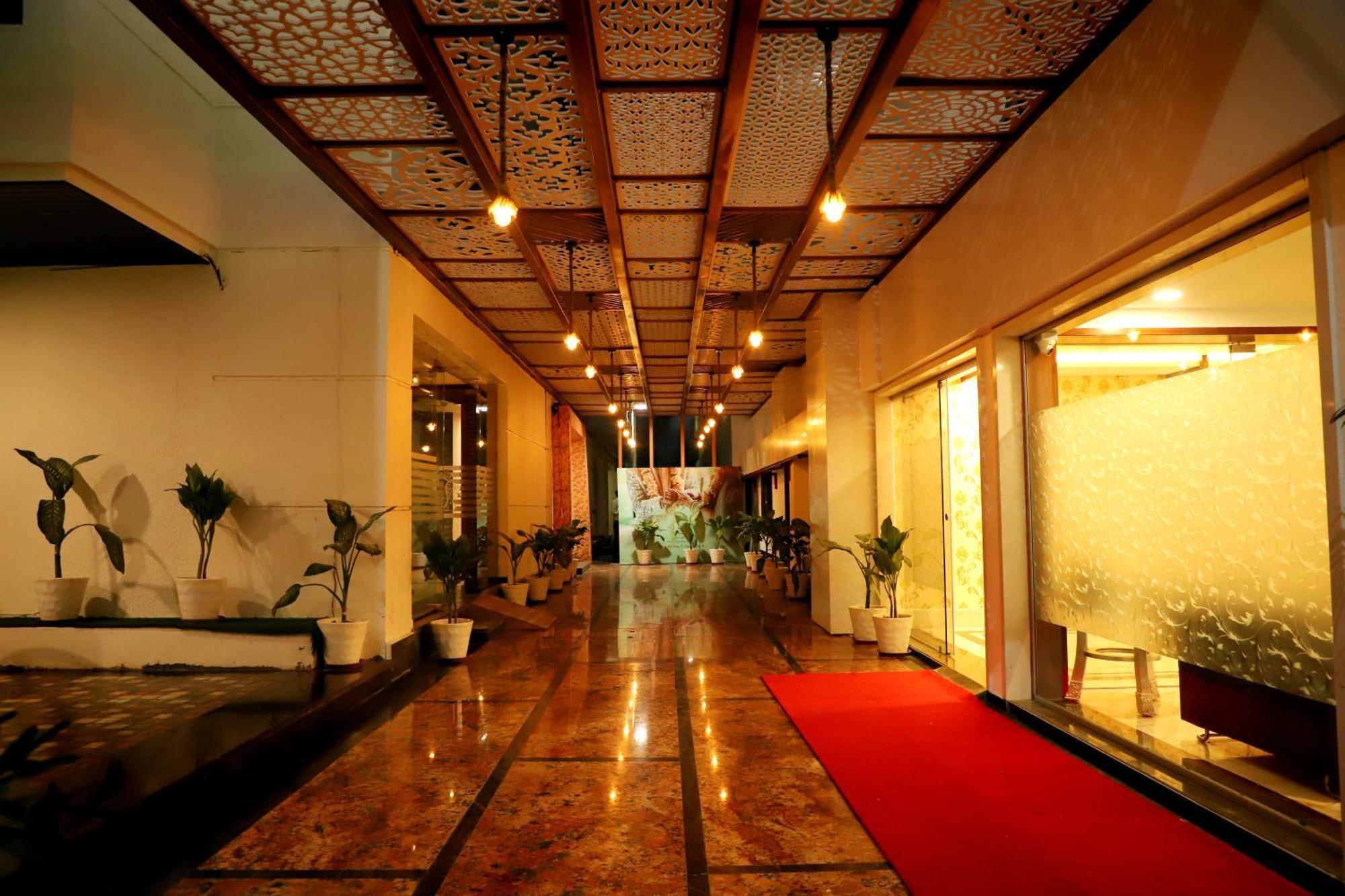 Jalsa Hotel & Banquets,אינדורה מראה חיצוני תמונה