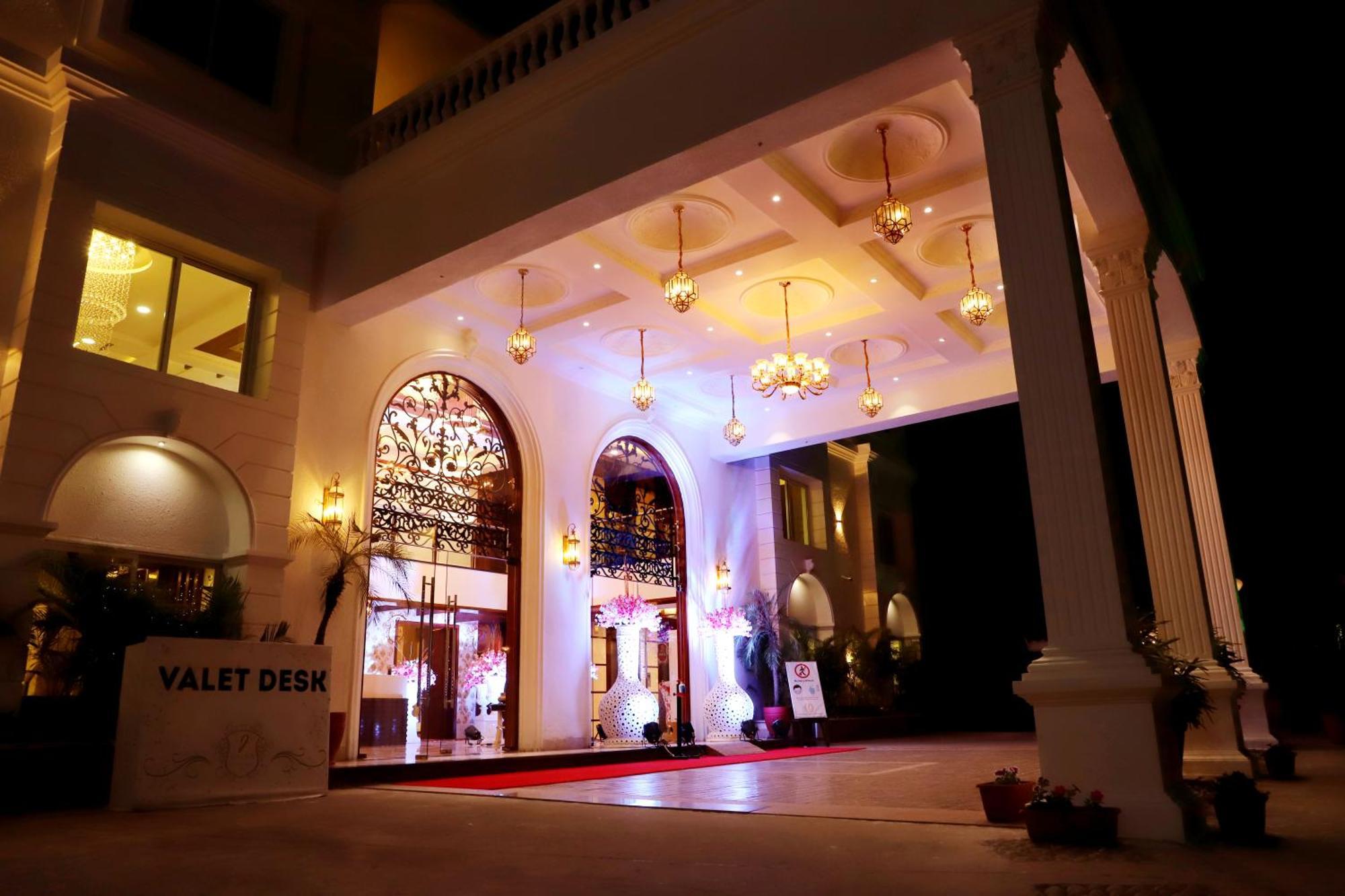 Jalsa Hotel & Banquets,אינדורה מראה חיצוני תמונה
